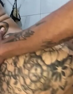 Morena rabuda levando tudo com gemidos reais