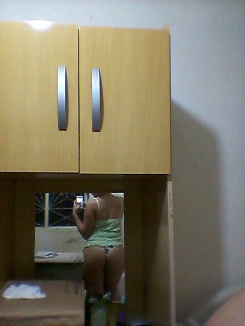Esposa safada pelada no quarto