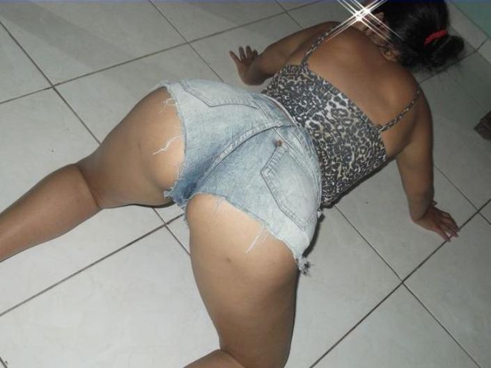 Esposa tesuda e gostosa fotos pelada